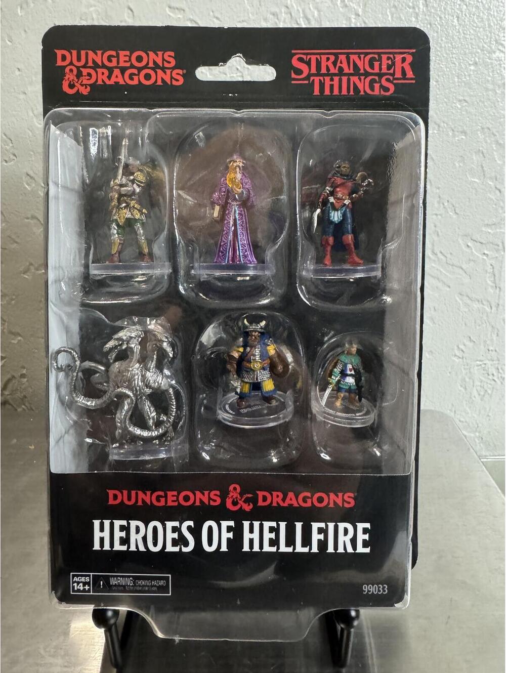 Dungeons & Dragons Stranger Things Heroes of Hellfire Miniatures Set